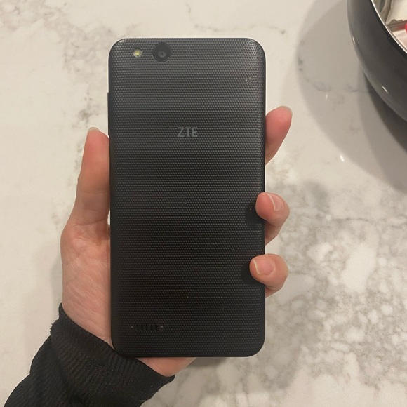 ZTE ZFive - Picture 2 of 7